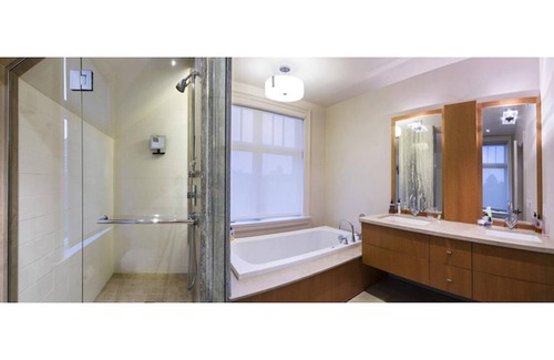 Clearview Otro | Stunning Chalet in the heart of Collingwood! 6 Bed, 5 Bath! 2-Acre Property!