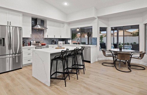 Paradise Park Vista Casa | Stunning Chef's Kitchen w/ Amazing Pool