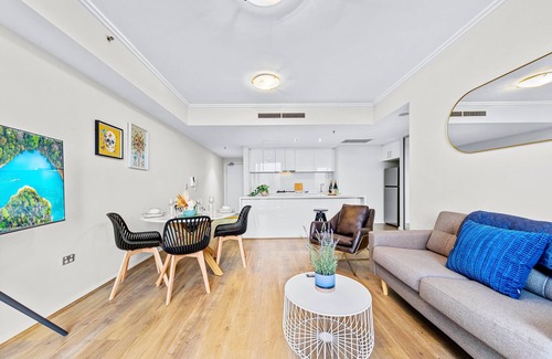 St. Leonards Apartamento | Stunning City and Water View Apartment