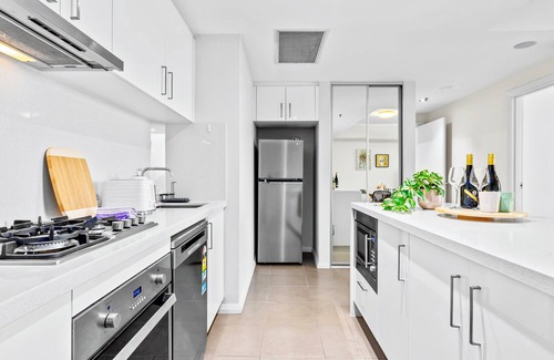 St. Leonards Apartamento | Stunning City and Water View Apartment