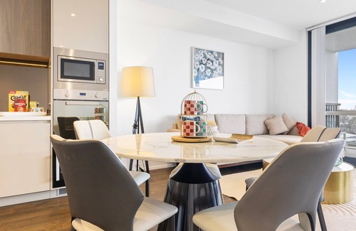 Mascot Apartamento | Stunning City Views | Spacious 3BR Apt | Mascot