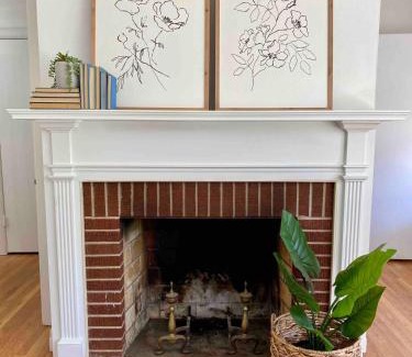 Thunderbolt Casa | Stunning Coastal Charmer Near Downtown and Beach