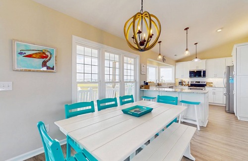 Holden Beach Casa | Stunning coastal home with ocean views and close to beach access