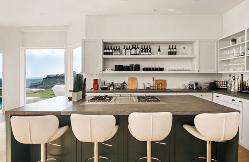 Nichols Canyon Casa | Stunning Contemporary 4-bedroom home overlooking Los Angeles & Sunset Strip