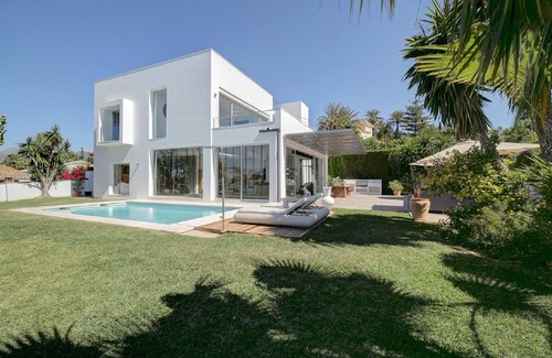 Urbanizacion el Rosario Villa | Impresionante villa contemporánea junto al campo de golf