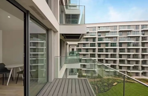 Docklands Apartamento | Stunning Cosy Stu-Apartment with Pool Spa & Gym by Canary Wharf & Central London