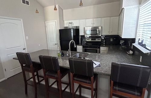 Montgomery Casa | Stunning CountryClub Lake Condo