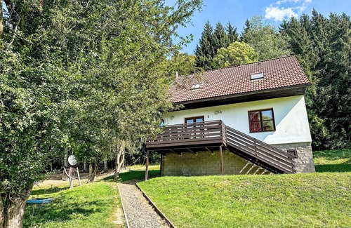 Starkov Casa | Maravillosa casa de vacaciones privada con piscina, WIFI, TV, patio, vista panorámica, aparcamiento