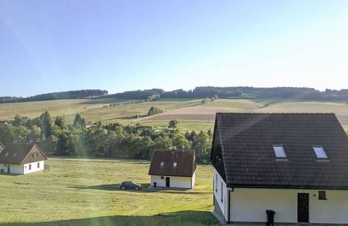 Ceska Metuje Casa | Maravillosa casa de vacaciones privada con WIFI, piscina, TV, patio, vista panorámica, aparcamiento