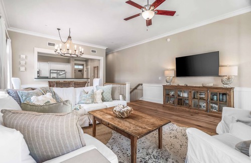 Beach District Condominio | Southside 30A Designer All Suite Condo.