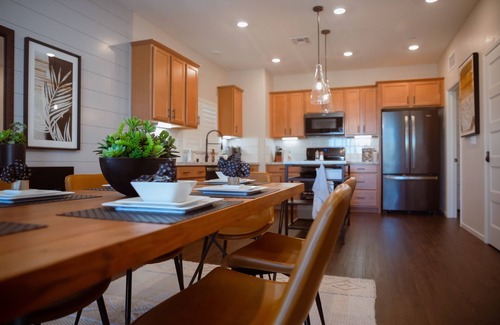 Raisin Casa | Stunning designer 4-bedroom home - perfect for families!