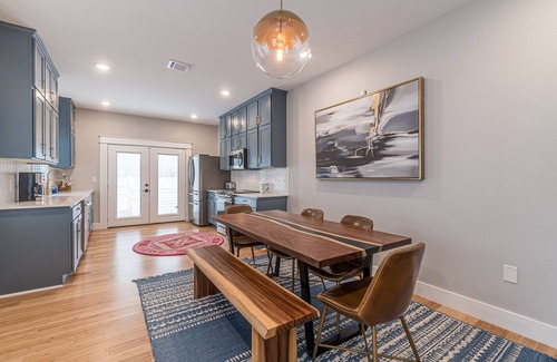 Southtown Casa | Stunning Downtown Lavaca home - Convention Center, Riverwalk & more - w/HotTub