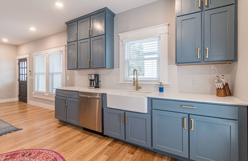 Southtown Casa | Stunning Downtown Lavaca home - Convention Center, Riverwalk & more - w/HotTub