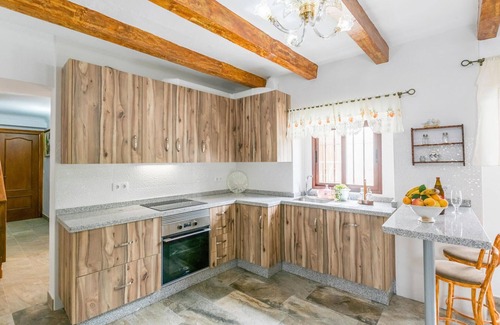 Villanueva de Algaidas Casa | Stunning home in Villanueva de Algaidas