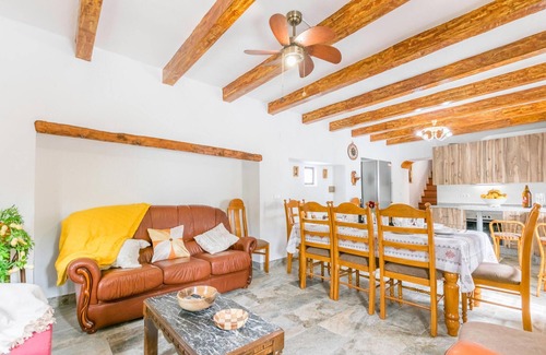Villanueva de Algaidas Casa | Stunning home in Villanueva de Algaidas