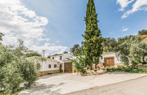 Villanueva de Algaidas Casa | Stunning home in Villanueva de Algaidas