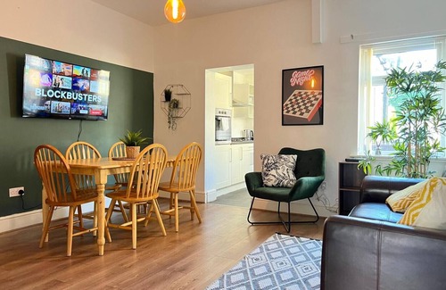 Wigan Casa | Stunning Escape: 3 Bedroom House in Wigan