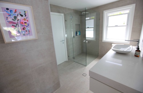 Lane Cove Casa | Stunning family resort style, close to everything