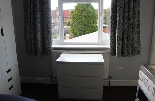 London Borough of Hounslow Apartamento | Stunning first floor studio flat near Heathrow