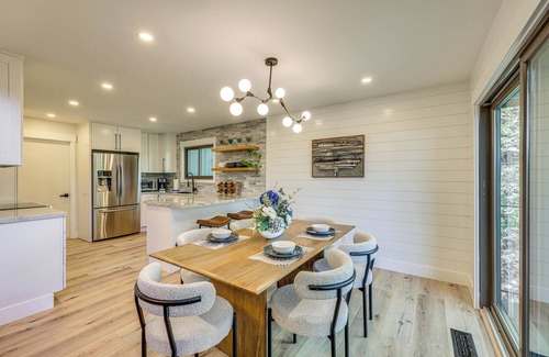 Blue Jay Cabina | Stunning Forest Views: Luxury Lake Arrowhead Cabin