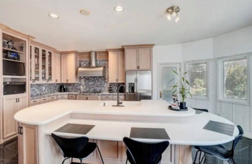 Bull Mountain Casa | Stunning Former Street Of Dream