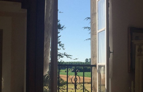 Couthures-sur-Garonne Casa | Stunning Chateau in the French Countryside & pool