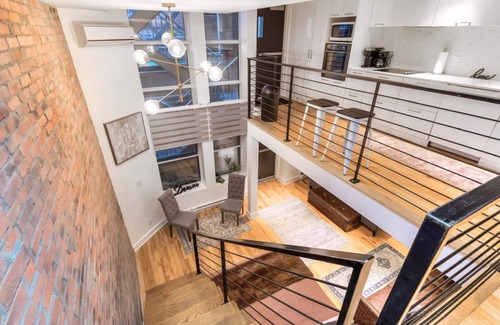 Old Montreal Condominio | Stunning Full-Floor Condo in Montreal's Old Port: Two Luxury Apartments combined
