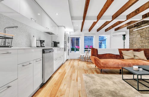 Old Montreal Condominio | Stunning Full-Floor Condo in Montreal's Old Port: Two Luxury Apartments combined