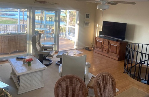 The Dunes Casa | Stunning golf course views greet you from this sunny home w. pool