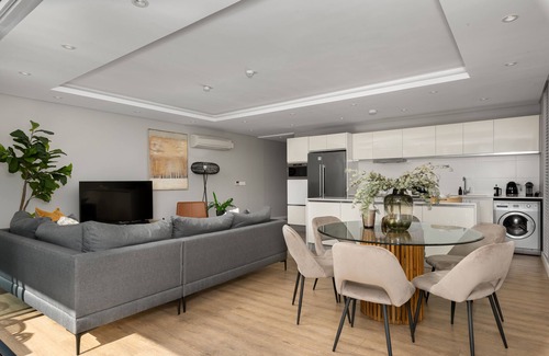 Green Point Apartamento | Stunning Green Point Apartment | Patio + Fast WiFi