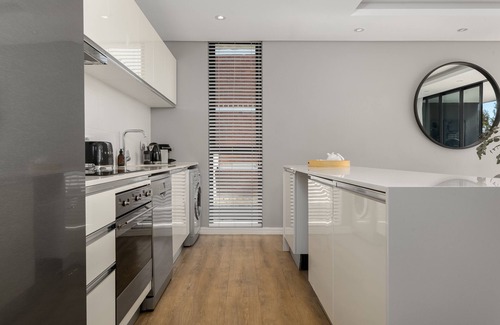 Green Point Apartamento | Stunning Green Point Apartment | Patio + Fast WiFi