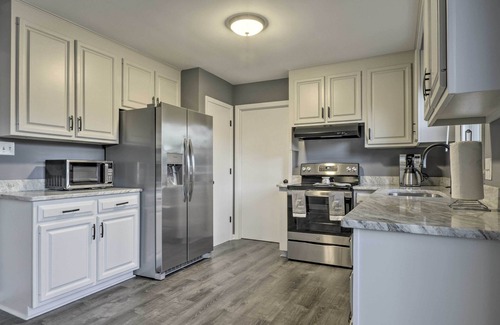 Greensboro Casa | Stunning Greensboro Home w/ Deck & Pond View!