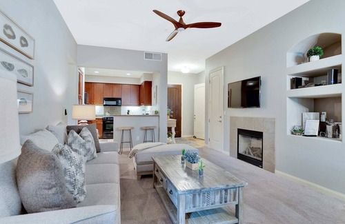La Quinta Apartamento | Stunning Ground Floor 1BR Villa #A, Steps to Pool!