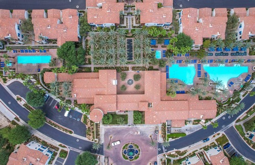 La Quinta Apartamento | Stunning Ground Floor 1BR Villa #A, Steps to Pool!