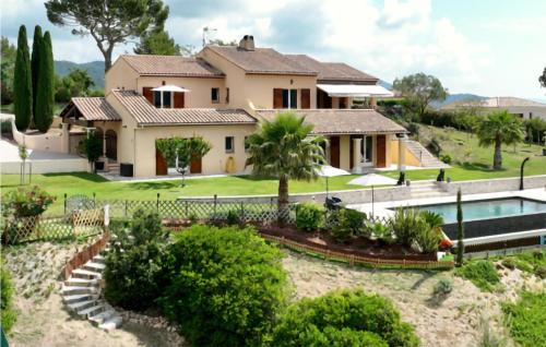 Les Adrets-de-l'Esterel Casa | Stunning Home In L Adrets De L'esterel