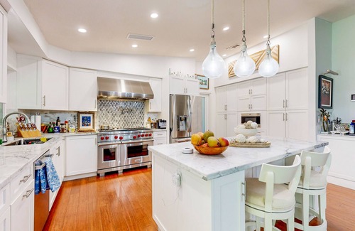 Ludlam Casa | Stunning High-End Home with Private Pool and Gourmet Kitchen