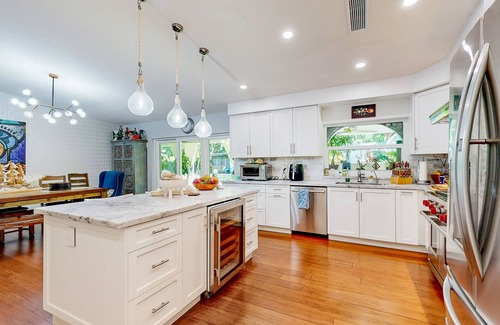 Ludlam Casa | Stunning High-End Home with Private Pool and Gourmet Kitchen