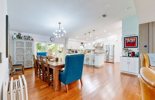 Ludlam Casa | Stunning High-End Home with Private Pool and Gourmet Kitchen