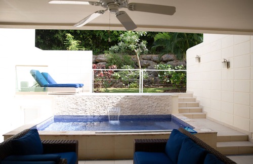 Halcyon Heights Villa | Hillside Villa ~ Limegrove, St. James ~ ¡Vida de lujo! Piscina privada ~ cerca de la playa