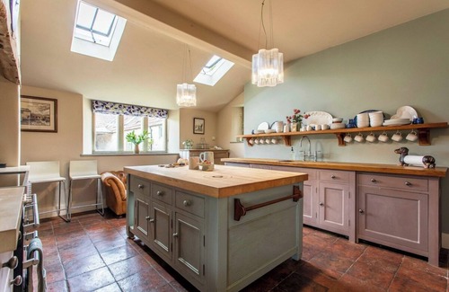 Wick Casa | Stunning, historic family house with swimming pool
