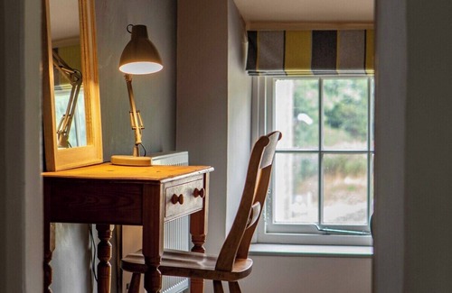 Wick Casa | Stunning, historic family house with swimming pool