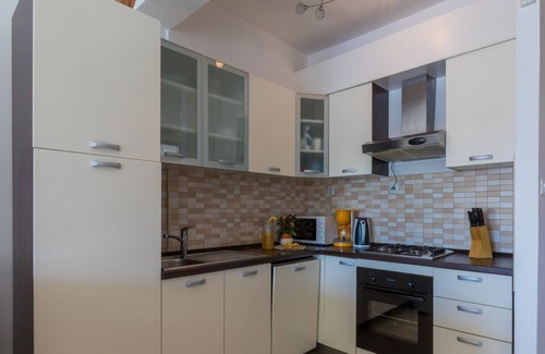 Selce Casa | Acogedora Casa Vacacional en Selce con Piscina Privada
