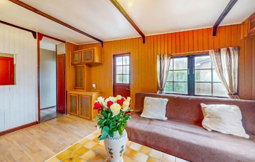 Egriselles-le-Bocage Casa | Stunning Home In Égriselles-Le-Bocage