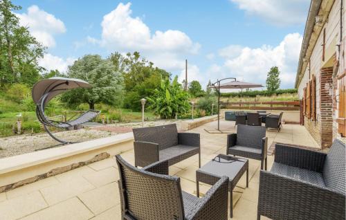 Montigny-les-Monts Casa | Stunning Home In Montigny-Les-Monts