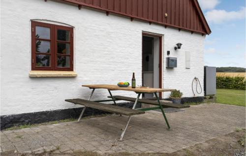 Bandholm Casa | Stunning Home In Bandholm With Kitchen