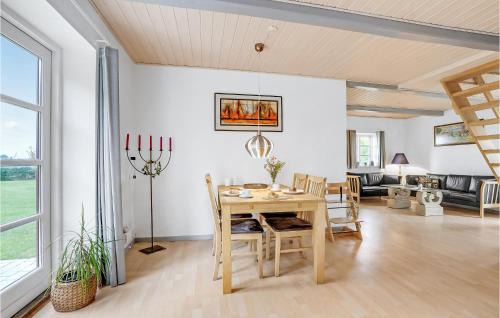 Bandholm Casa | Stunning Home In Bandholm With Kitchen