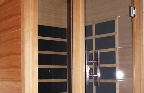 Mueggelheim Casa | Stunning Home in Berlin With 4 Bedrooms, Sauna and Wifi