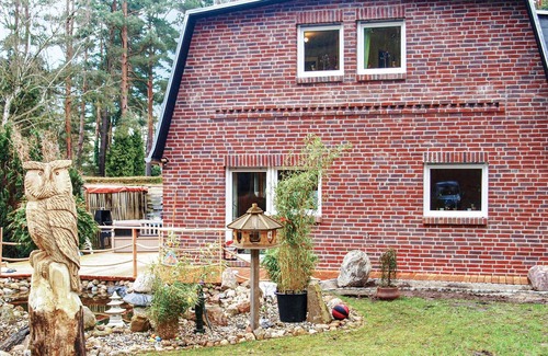 Mueggelheim Casa | Stunning Home in Berlin With 4 Bedrooms, Sauna and Wifi