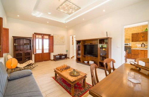 Cinisi Casa | Impresionante casa en Cinisi con WiFi