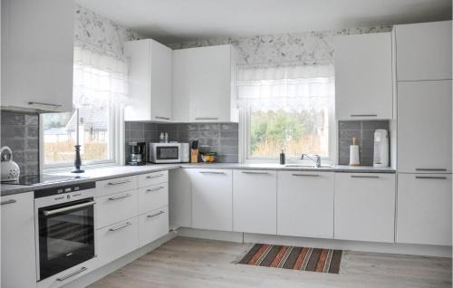 Ed Casa | Stunning Home In Ed With Kitchen